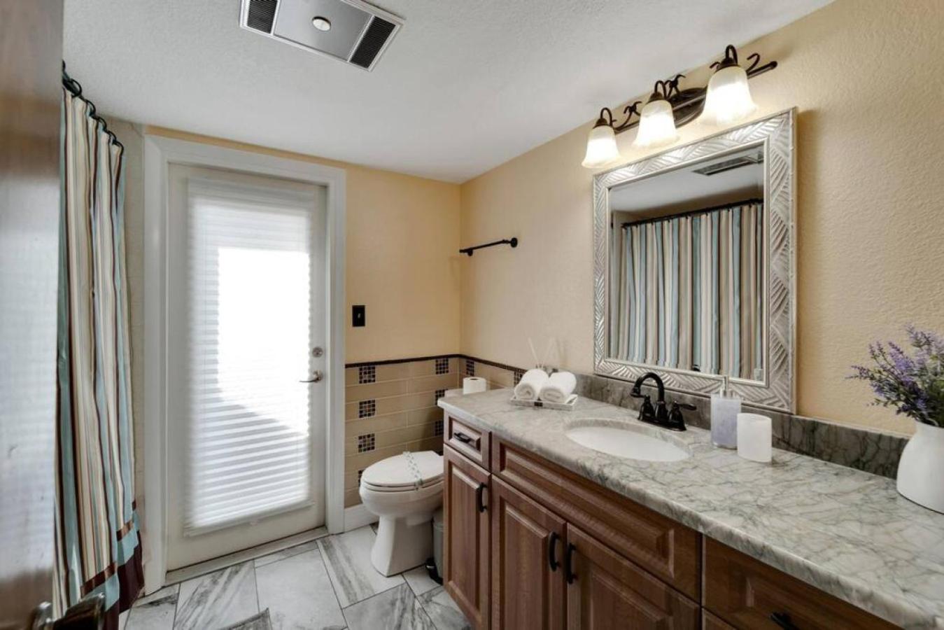 Stunning 3BR Home offers water view Minutes to the Beach