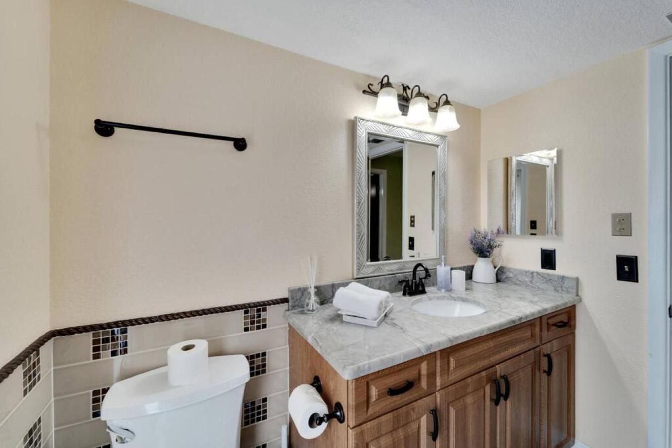 Stunning 3BR Home offers water view Minutes to the Beach