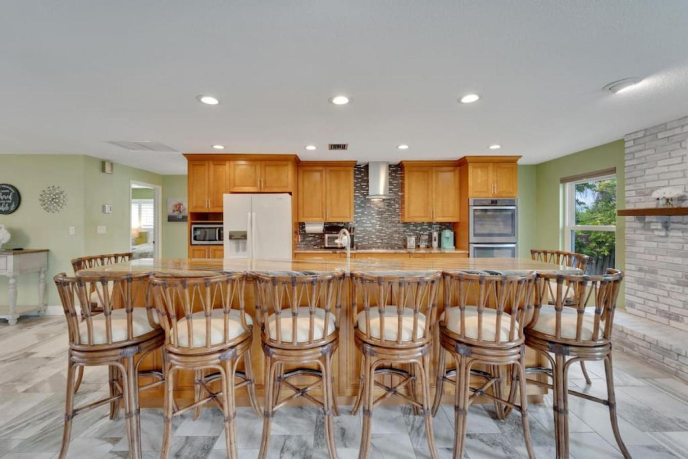 Stunning 3BR Home offers water view Minutes to the Beach