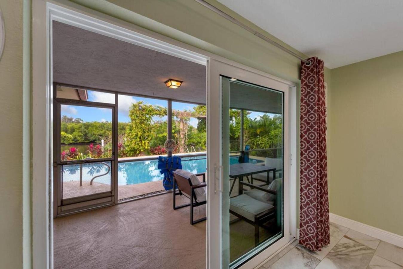 Stunning 3BR Home offers water view Minutes to the Beach