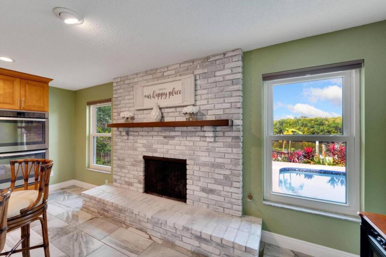 Stunning 3BR Home offers water view Minutes to the Beach