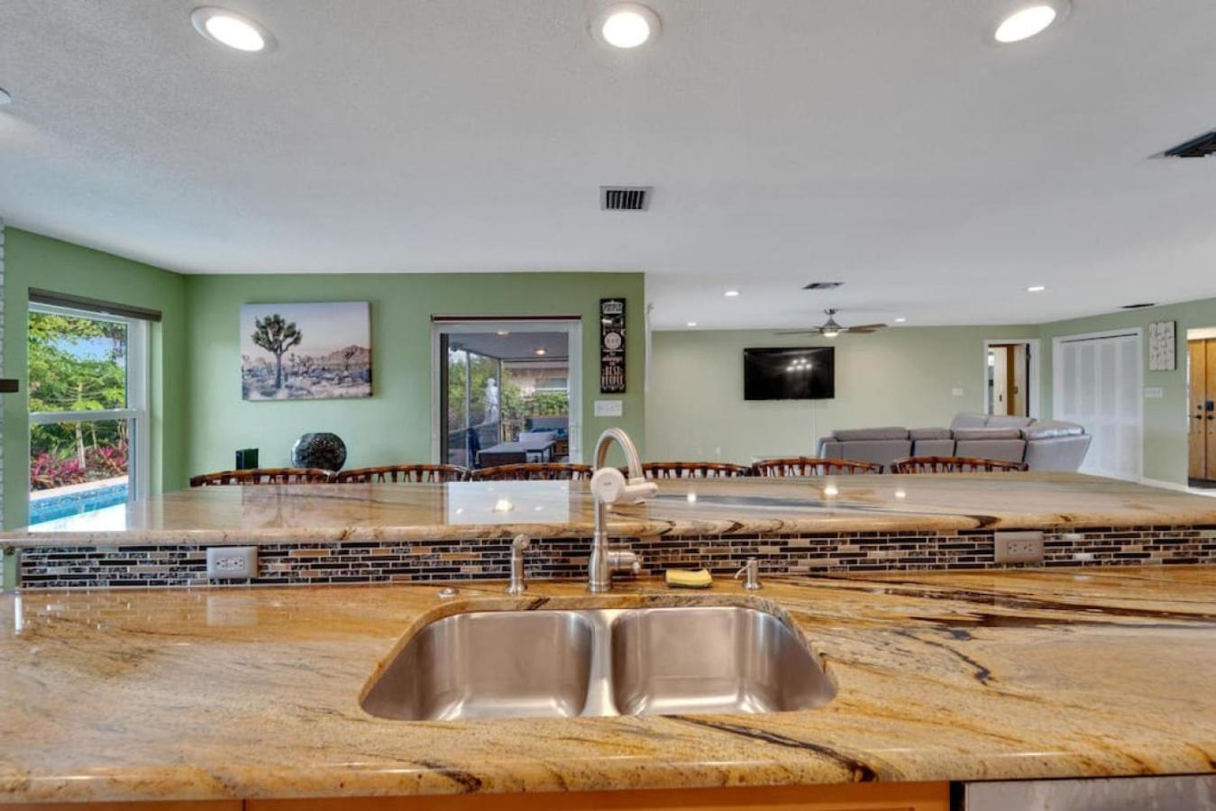 Stunning 3BR Home offers water view Minutes to the Beach