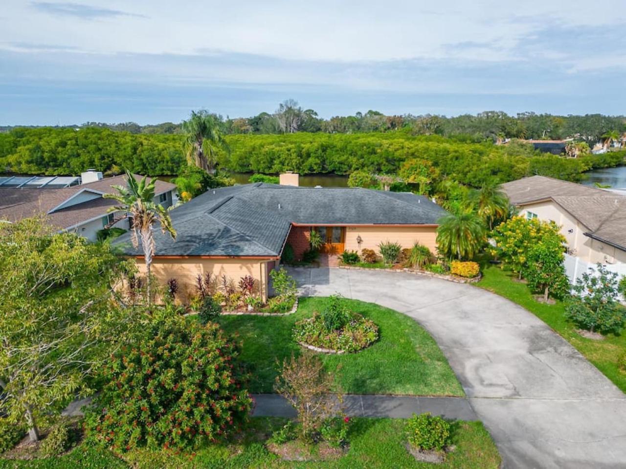 Stunning 3BR Home offers water view Minutes to the Beach