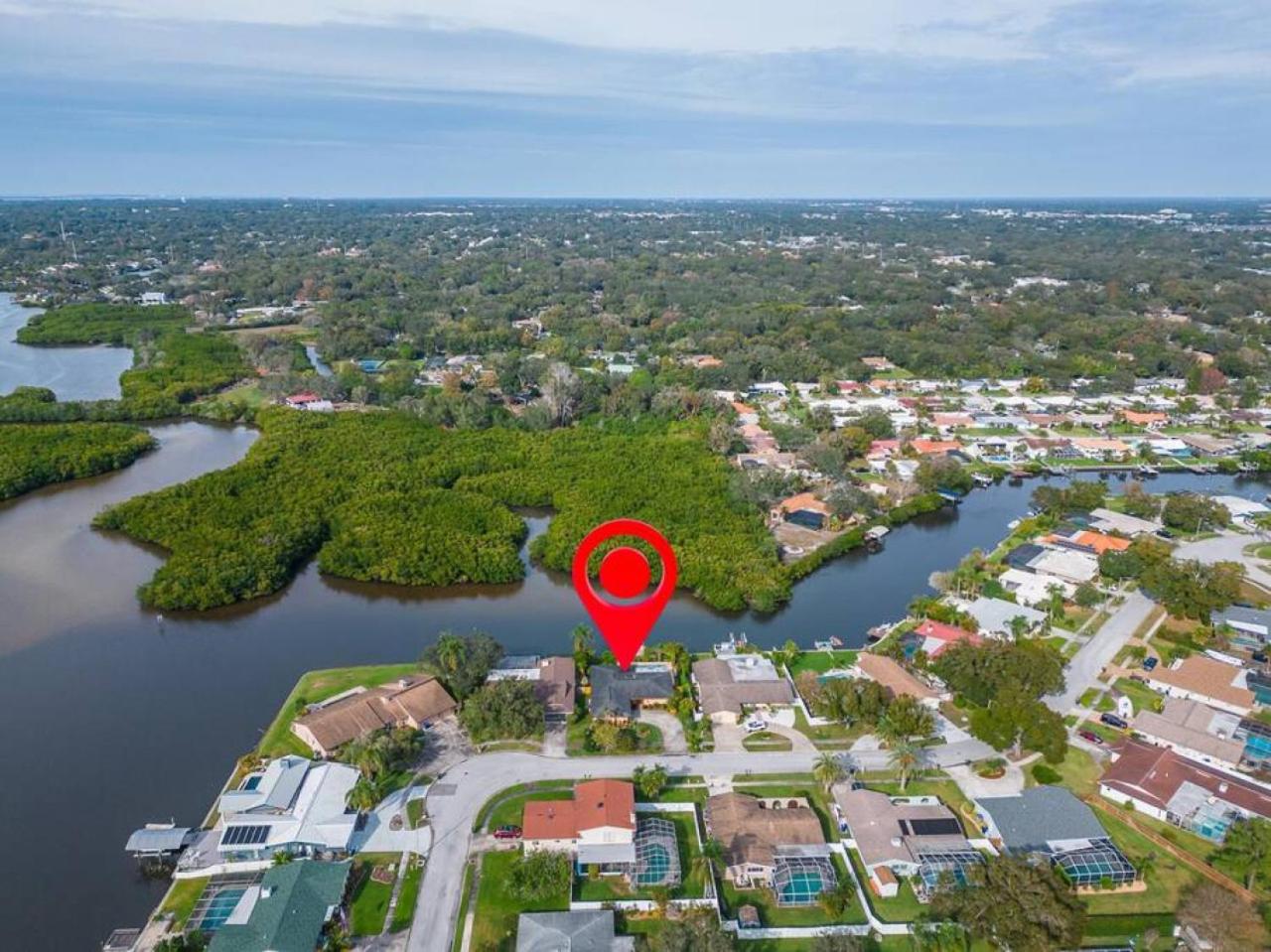 Stunning 3BR Home offers water view Minutes to the Beach