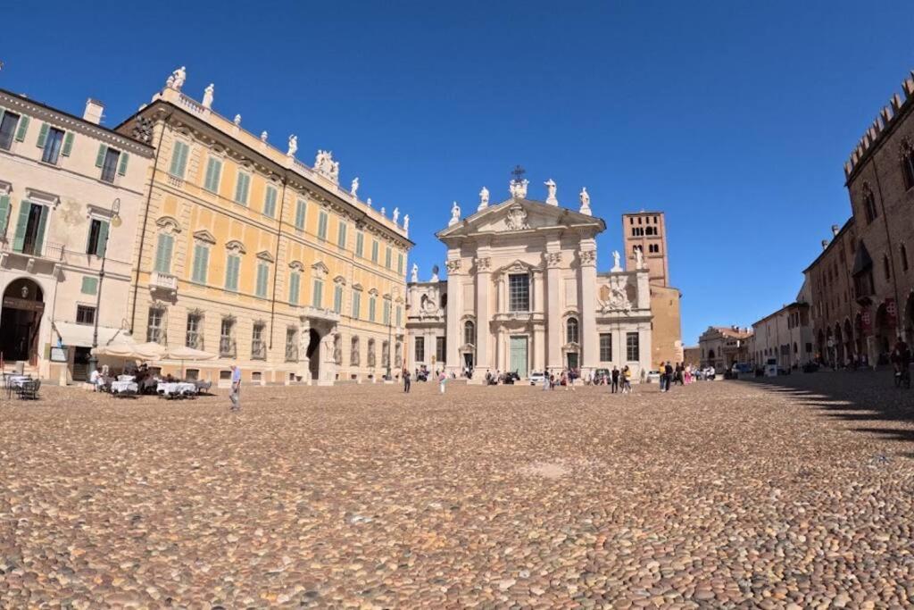 [In Centro] - Apt. Elegante nel cuore di Mantova view 2