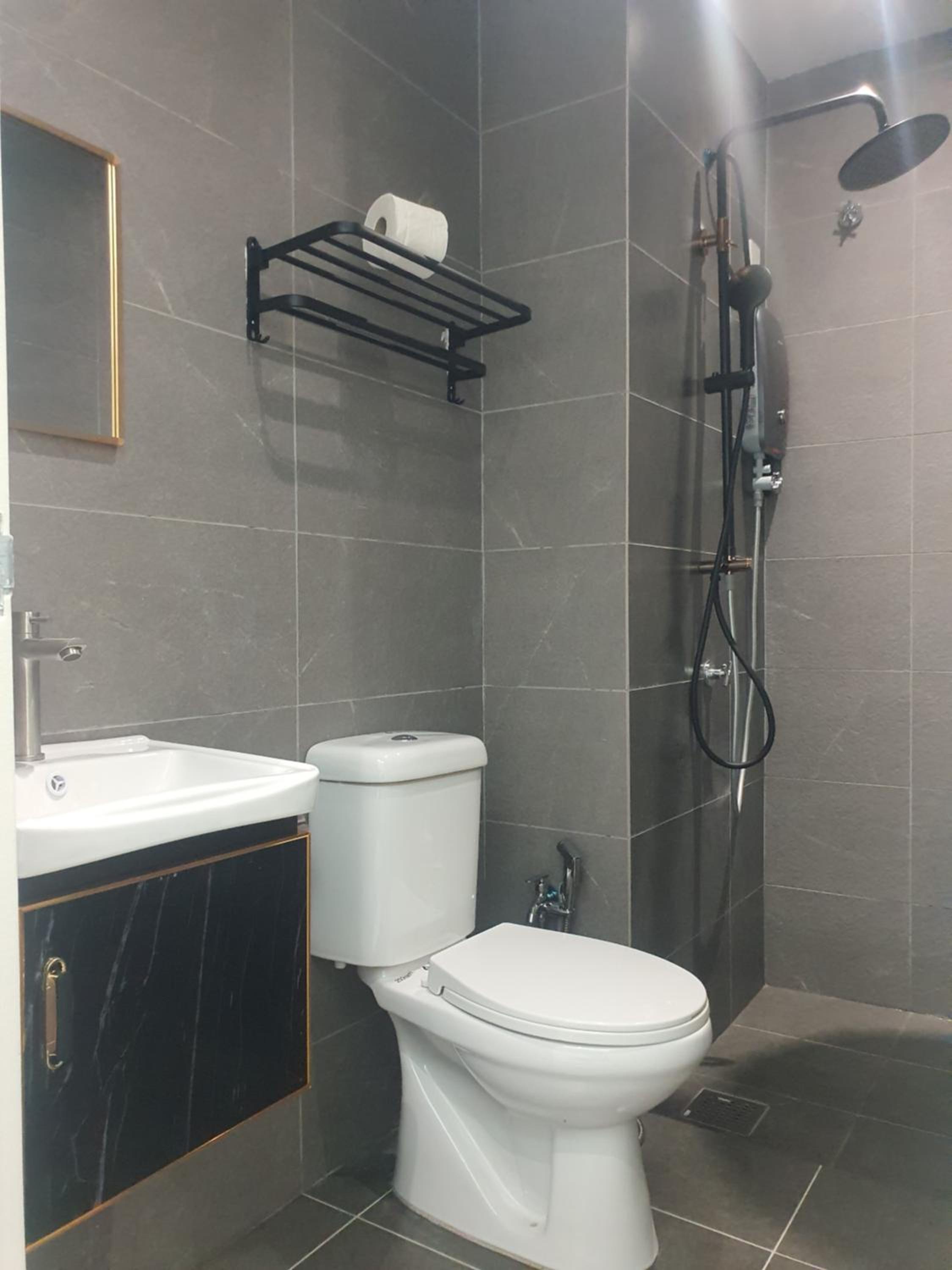Majestic Maxim 3 Bedrooms Block D Near MRT