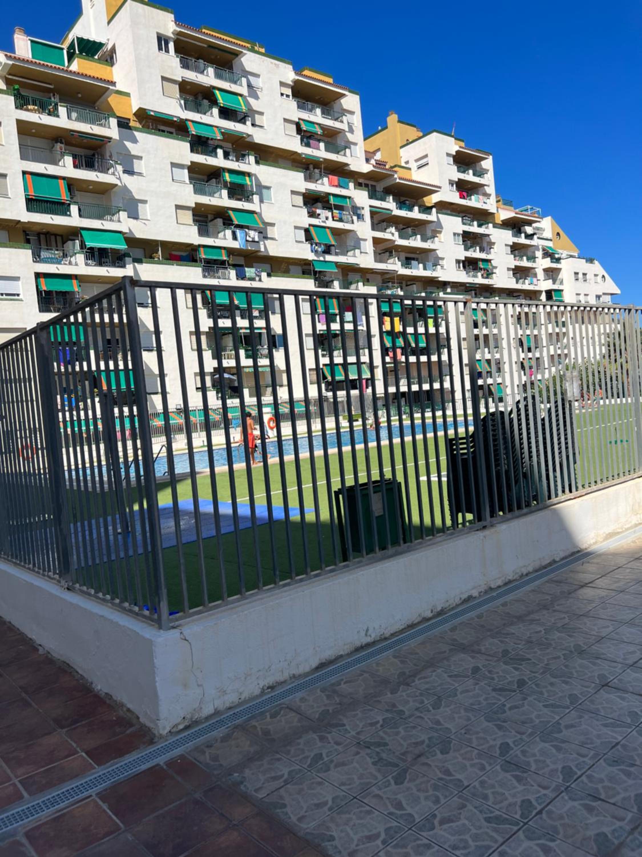 APARTAMENTO NUEVO CÉNTRICO en PRIMERA Línea de playa con vistas al Mar, Piscina, aire acondicionado y wifi view 4