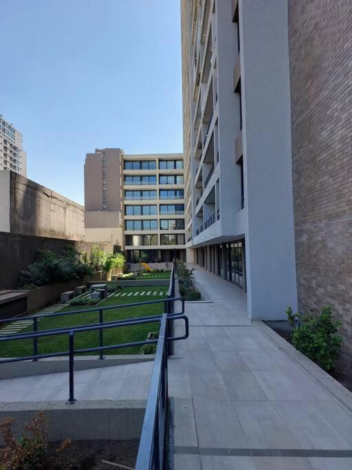 Apartamento Nuevo Mall y metro Plaza Egaña