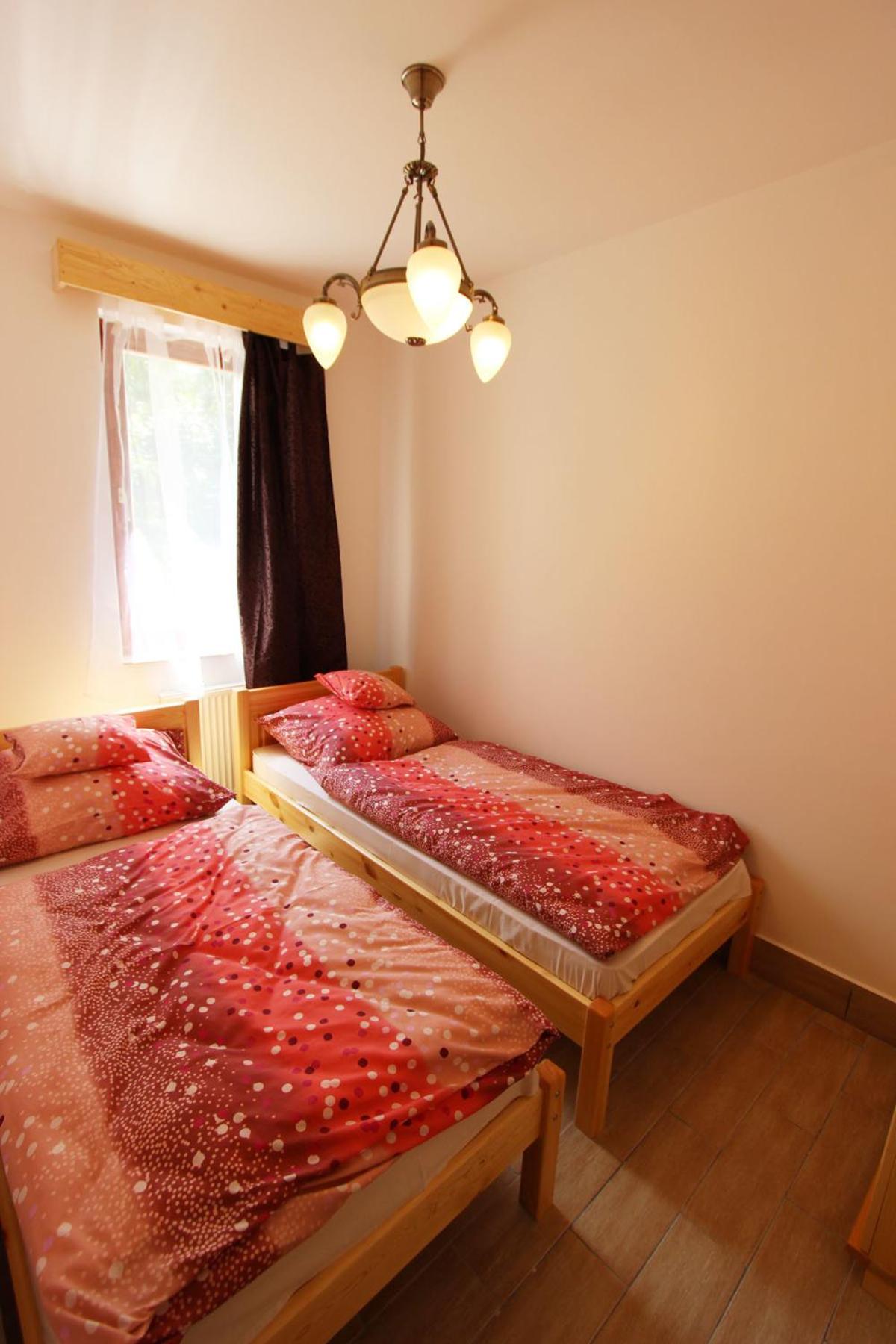 Photo 33
