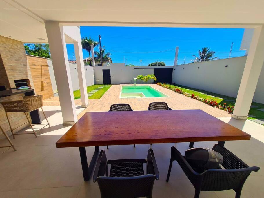 Linda Casa com Piscina Enseada Azul 3 Quartos
