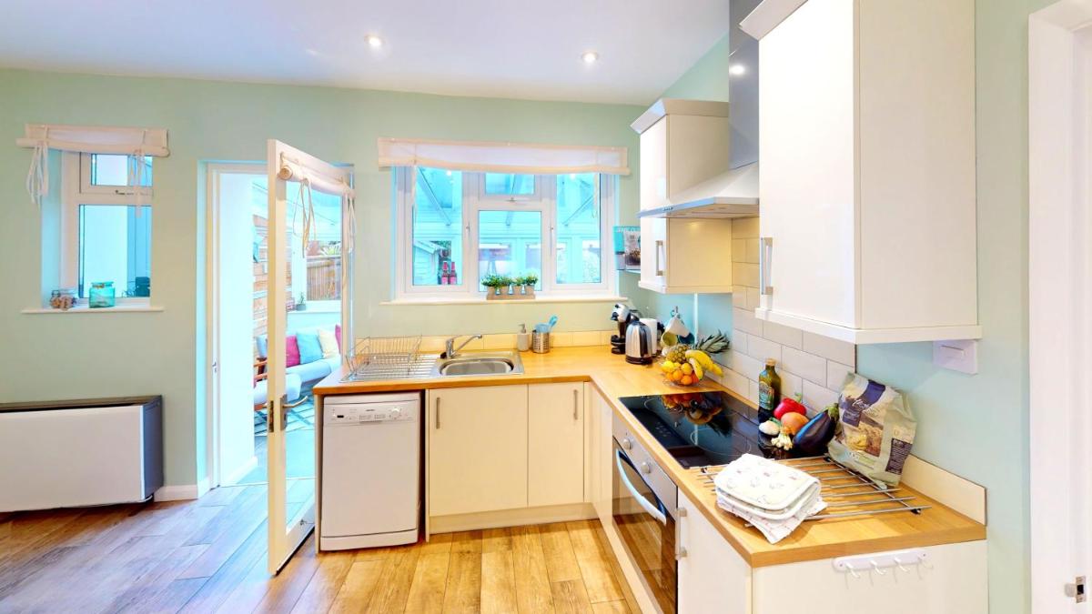 BRAUNTON BEACON VIEW 3 Bedrooms view 3