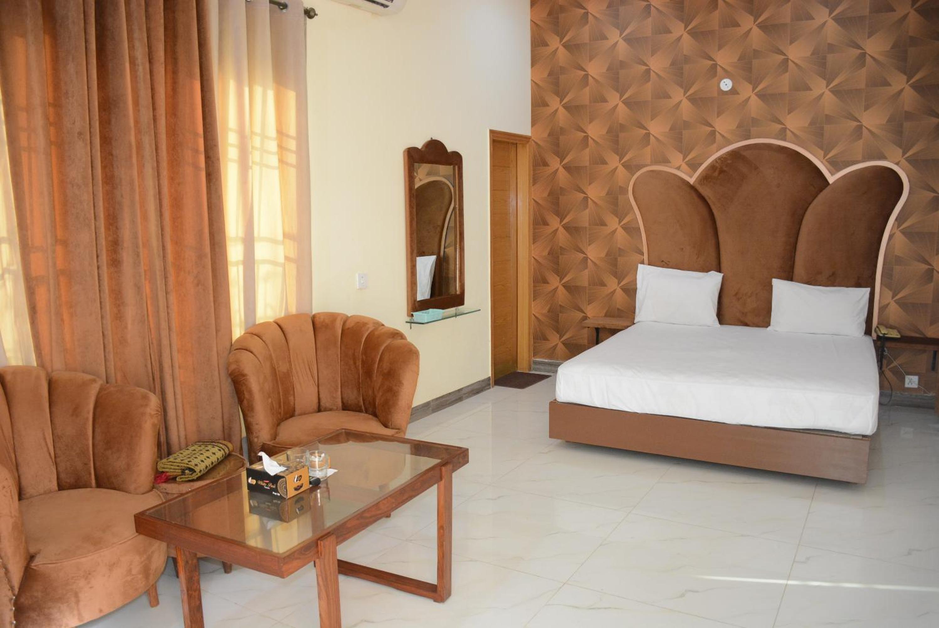 Hotel The Taj Multan view 4