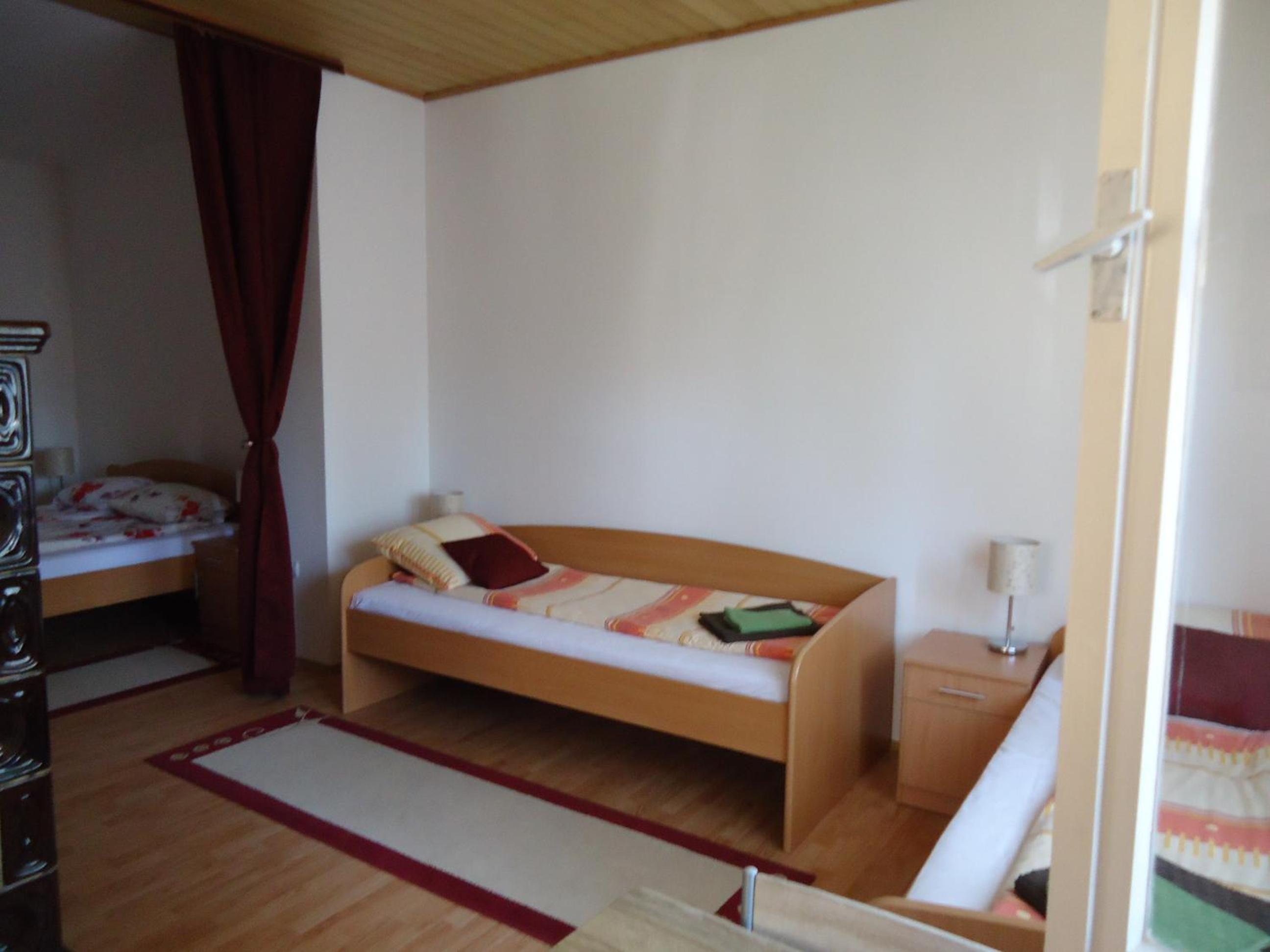 Photo 33