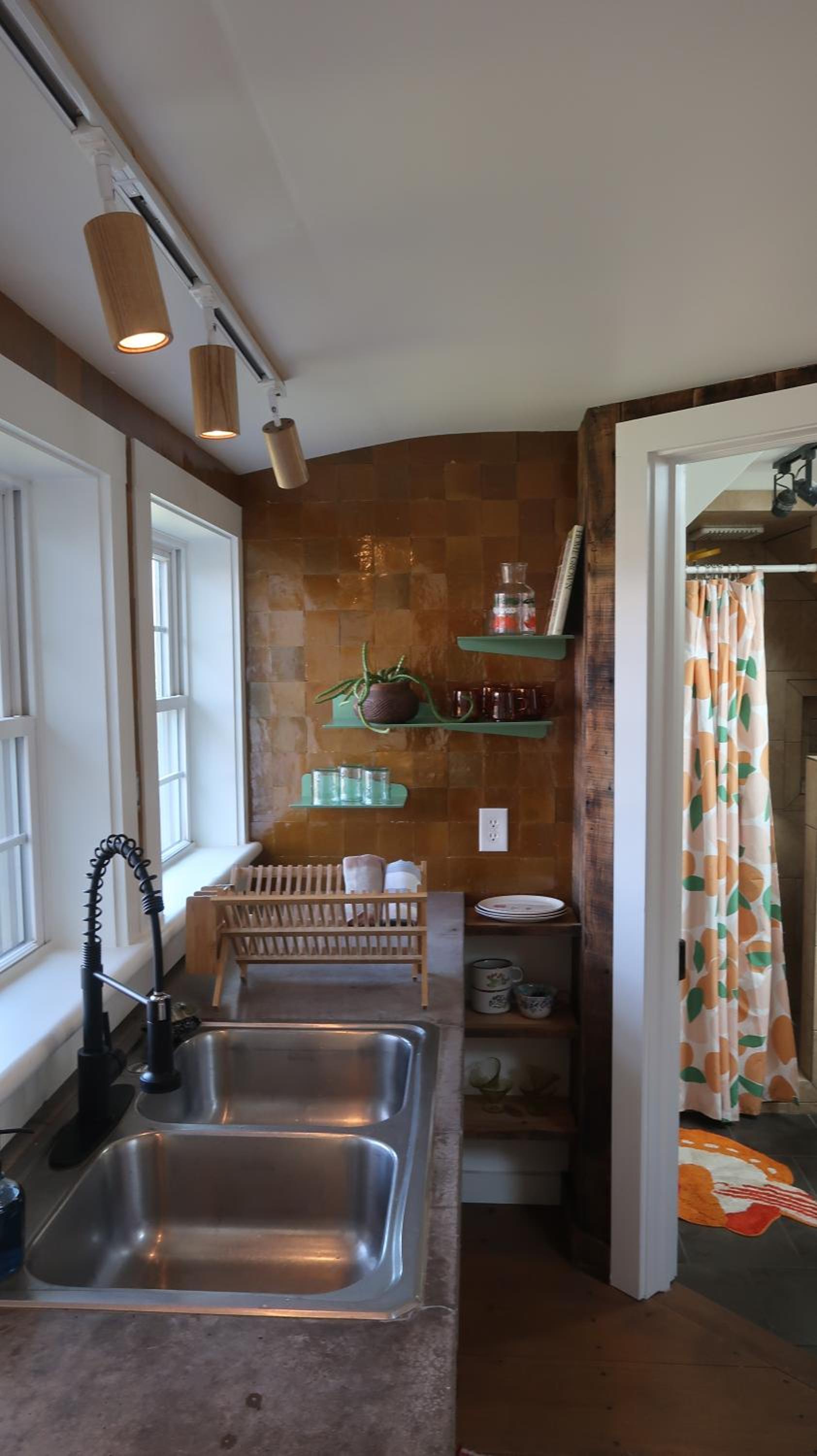 Creative Private Attic 1br Suite