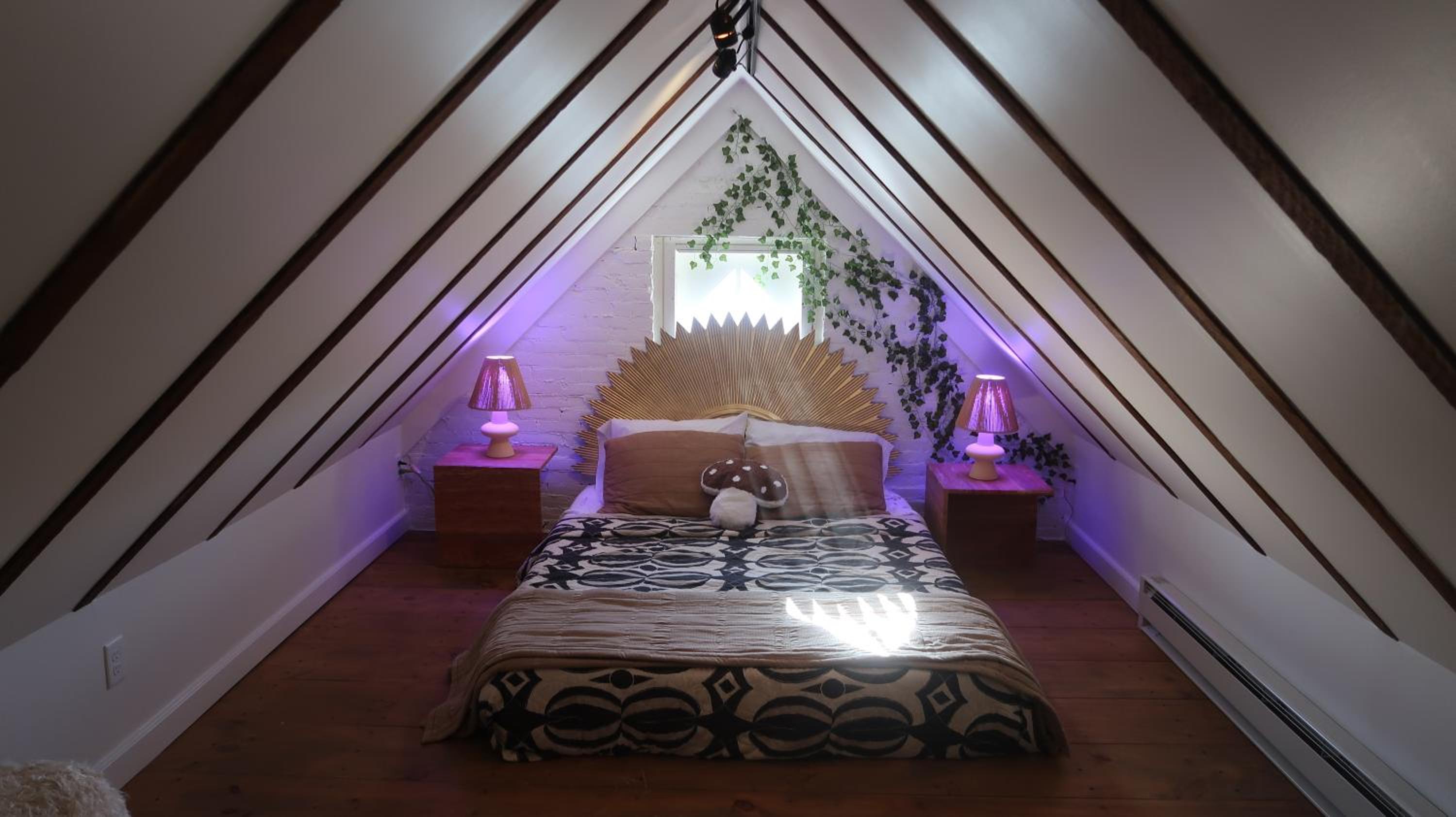 Creative Private Attic 1br Suite