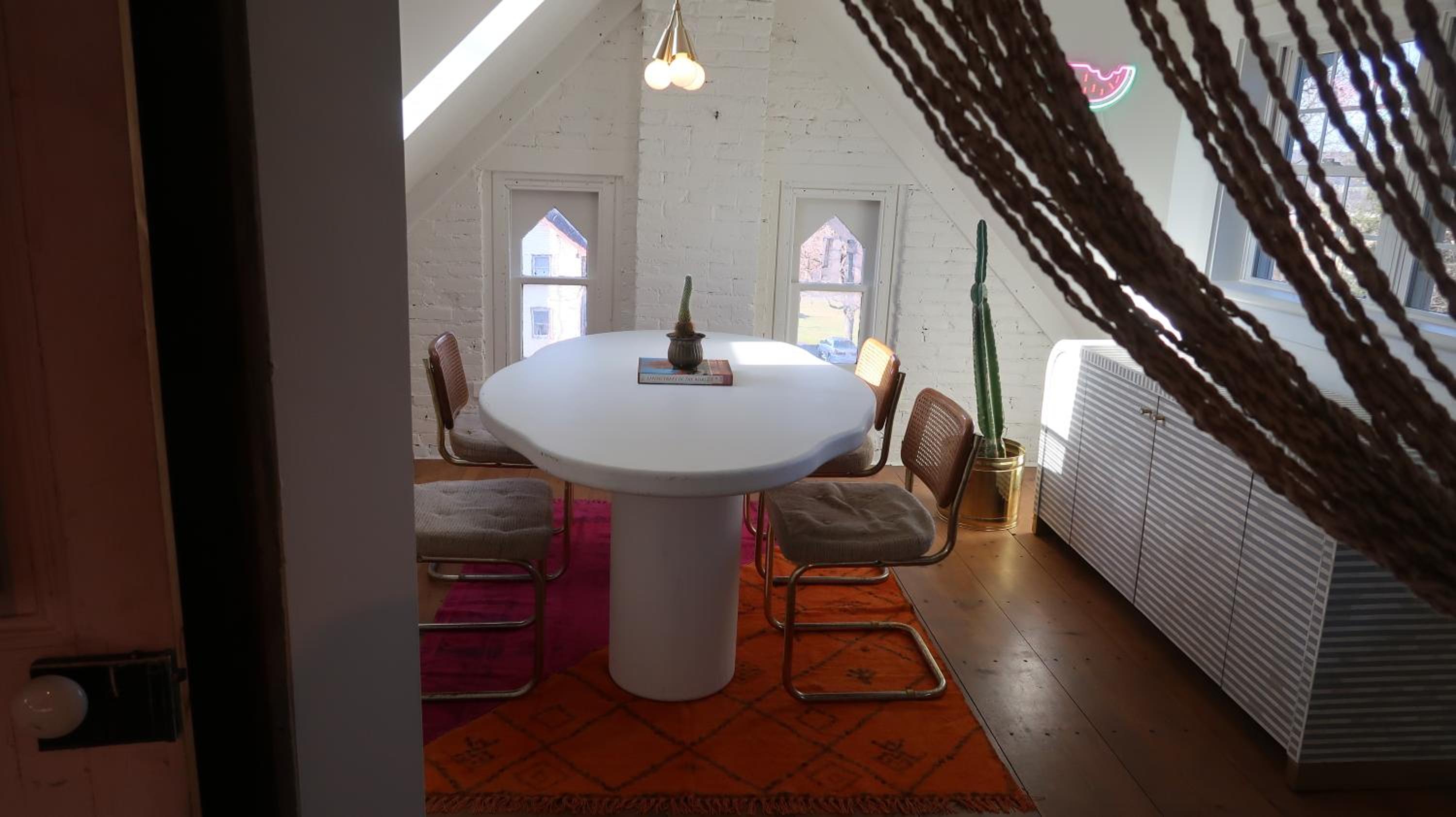 Creative Private Attic 1br Suite