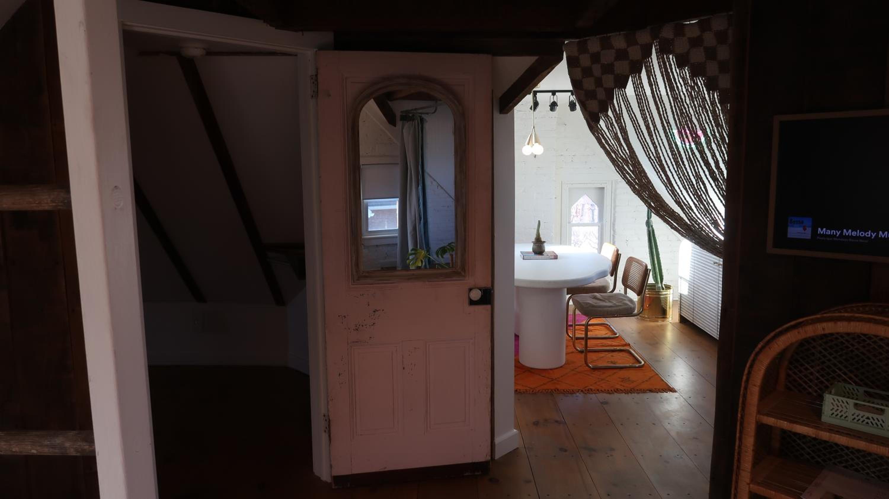 Creative Private Attic 1br Suite
