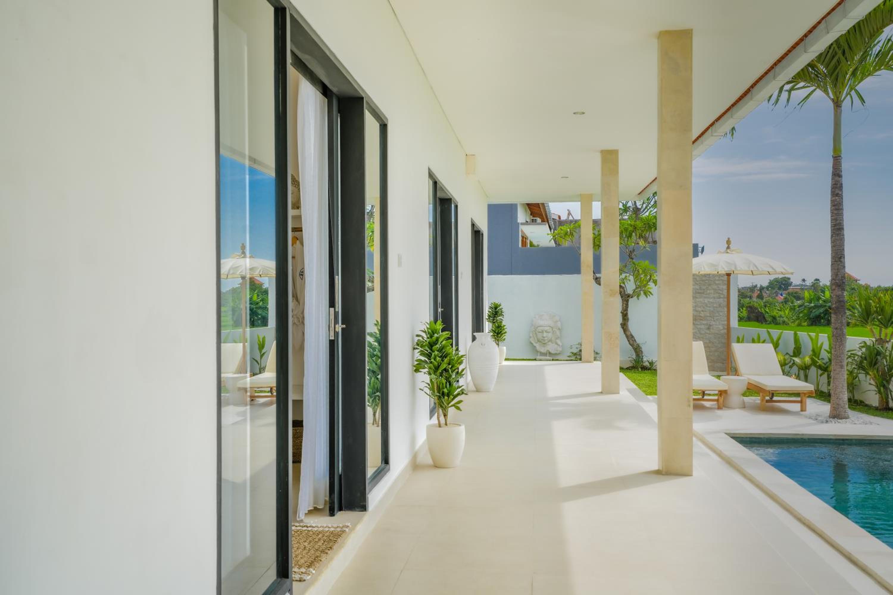 Villa Santorini Sunset 4BR Large Pool and Ricefield view view 4