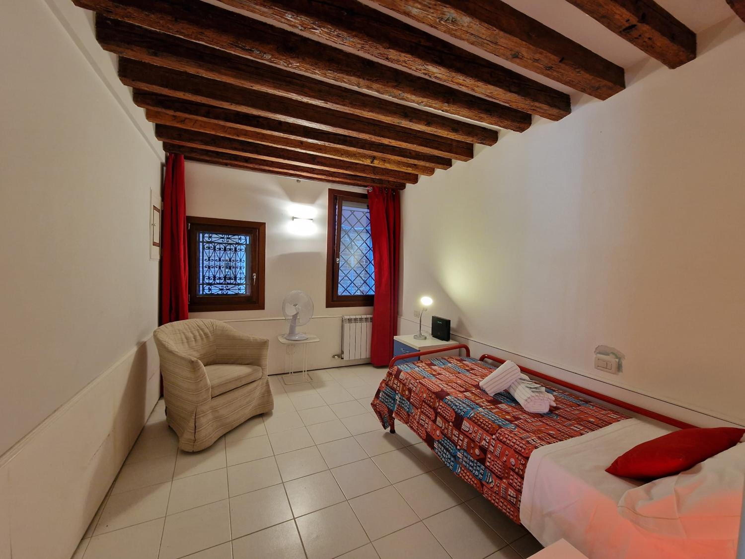 Veneziacentopercento Apartments & Rooms