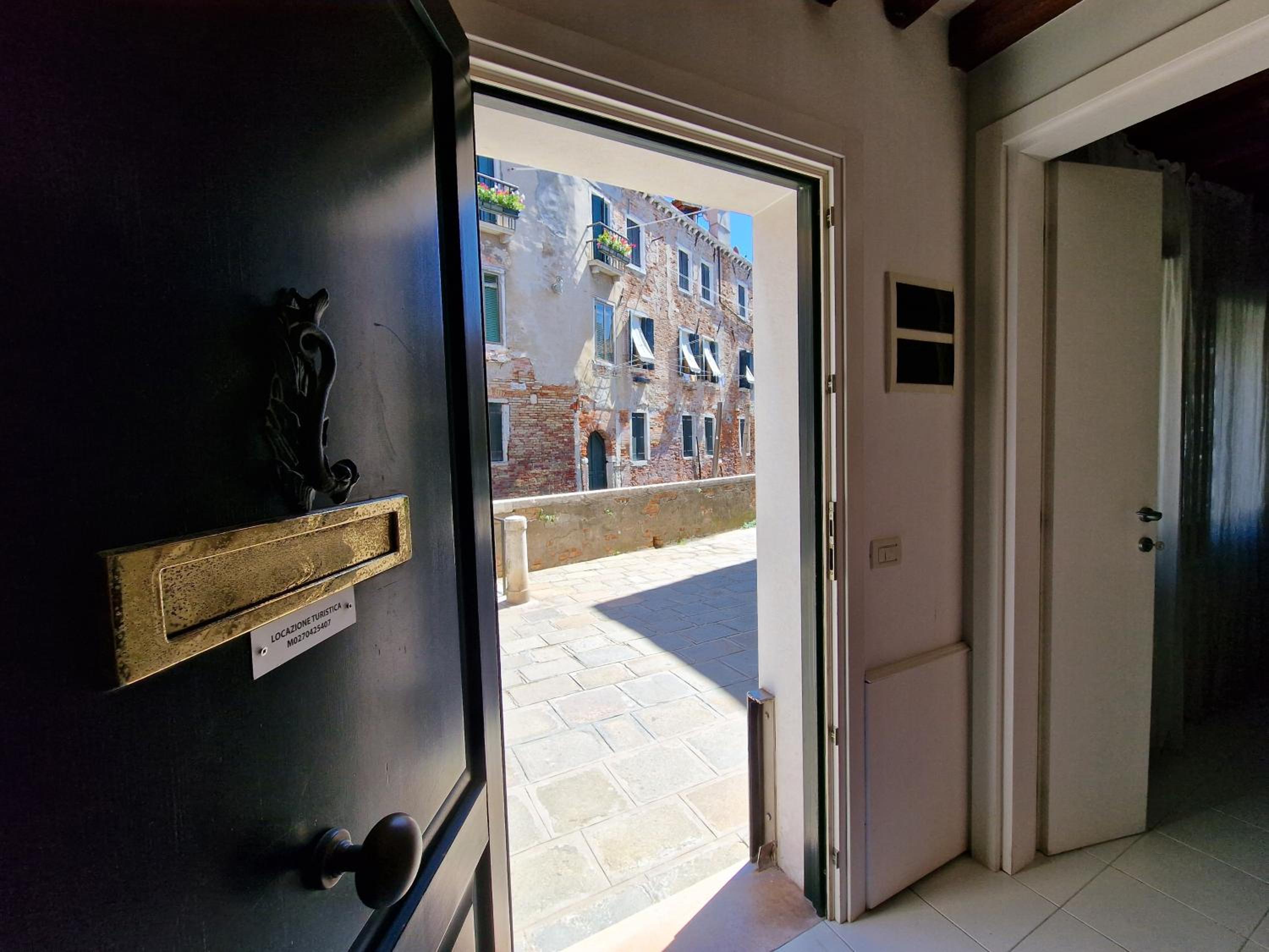 Veneziacentopercento Apartments & Rooms