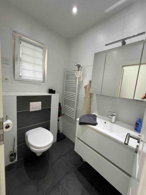Schönes 2 Zimmer Apartment an der Stadt Grenze mit Klimaanlage