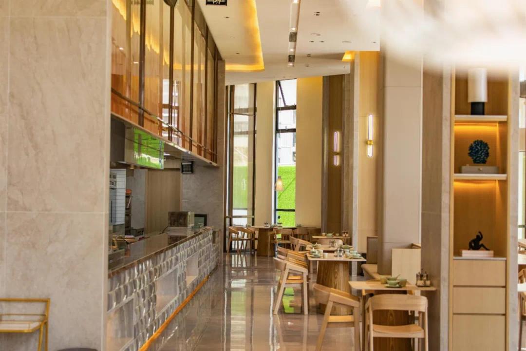 Sea View Apartment with Washer Dryer Projector Refrigerator and Kitchen Shantou South High-Speed Railway St ation
