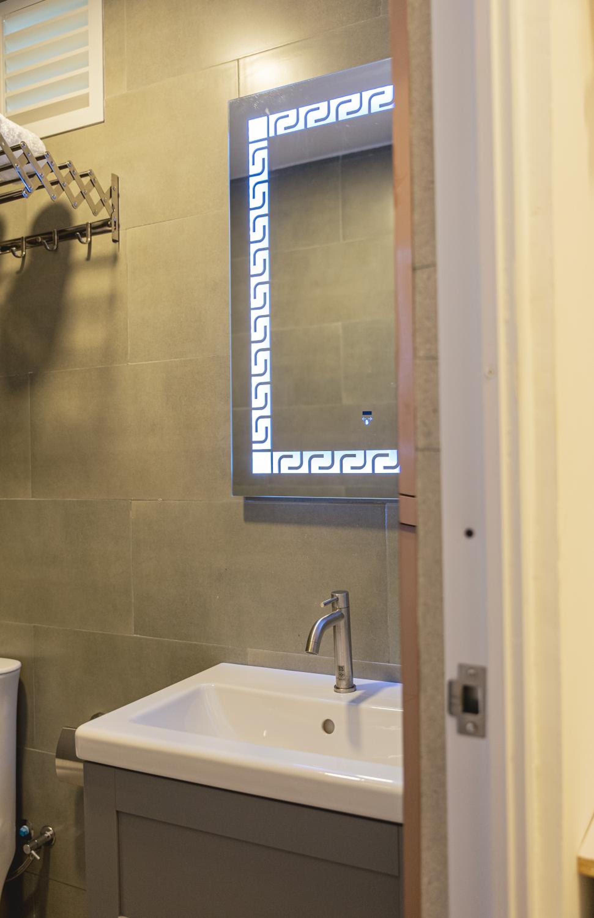 Holiday Crib photo 3