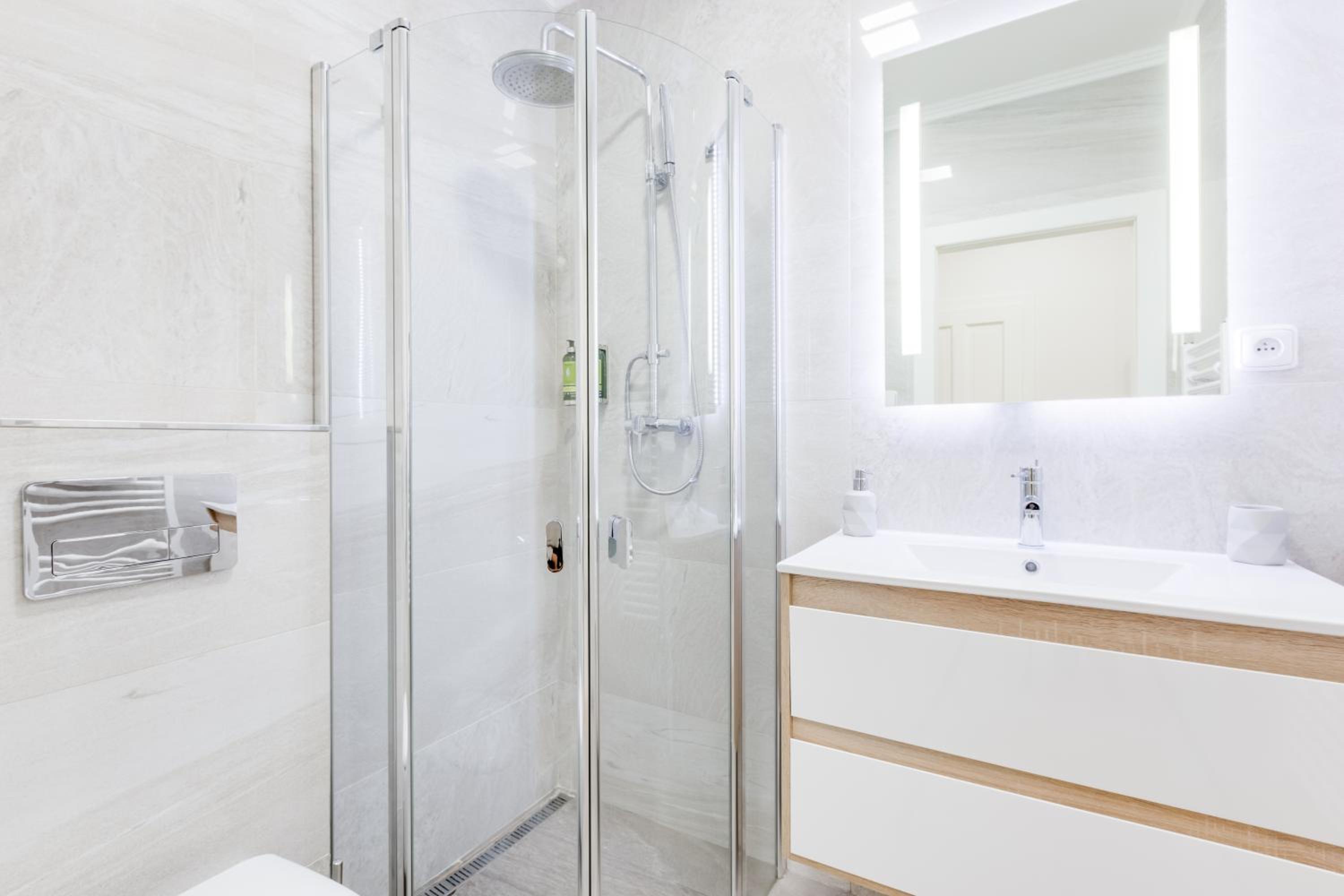 Luxury Riverside Apartments In The Center Of Prague