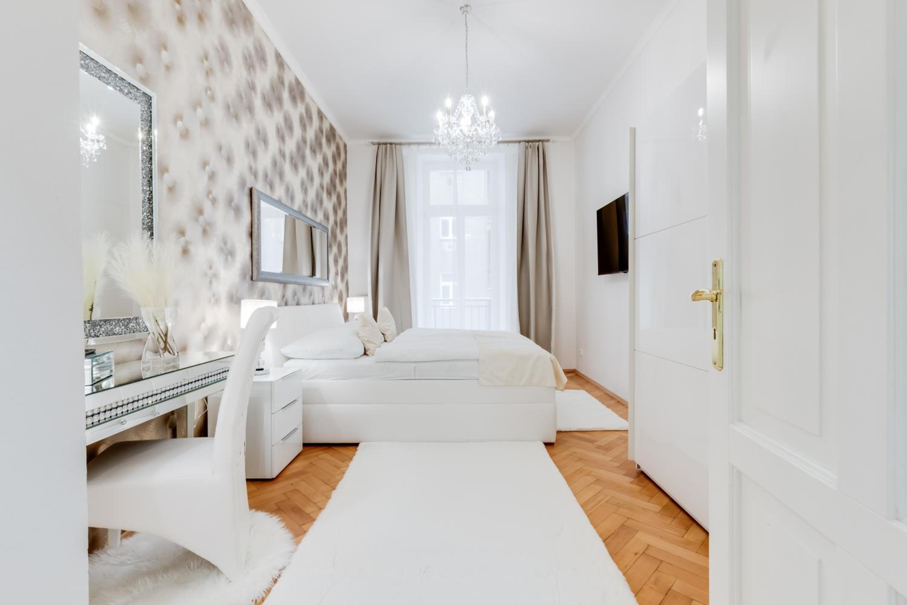 Luxury Riverside Apartments In The Center Of Prague