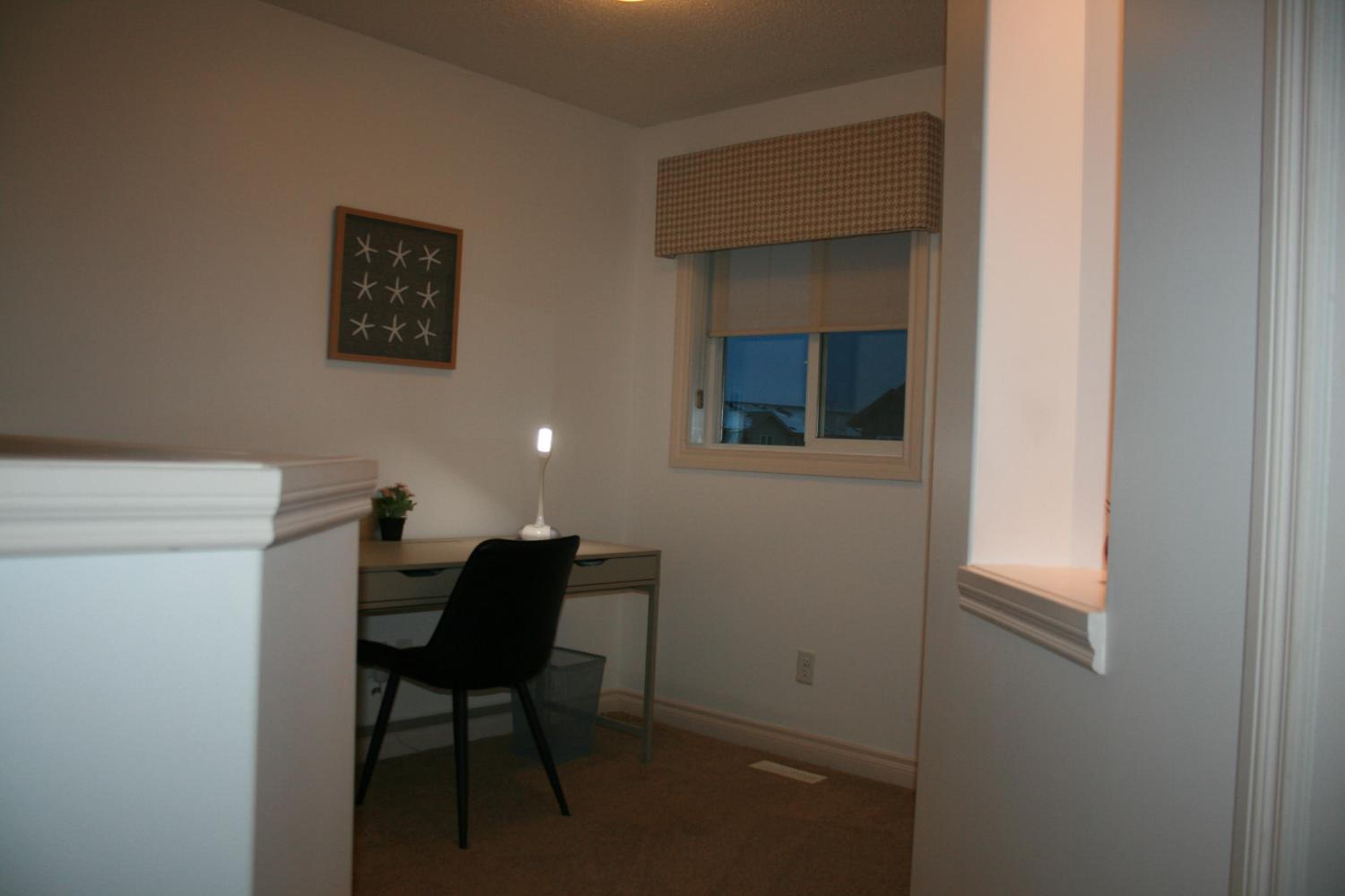 Entire Home AC 4Beds Sleeps 8 Double Garage Near WEM Free Wifi & Netflix