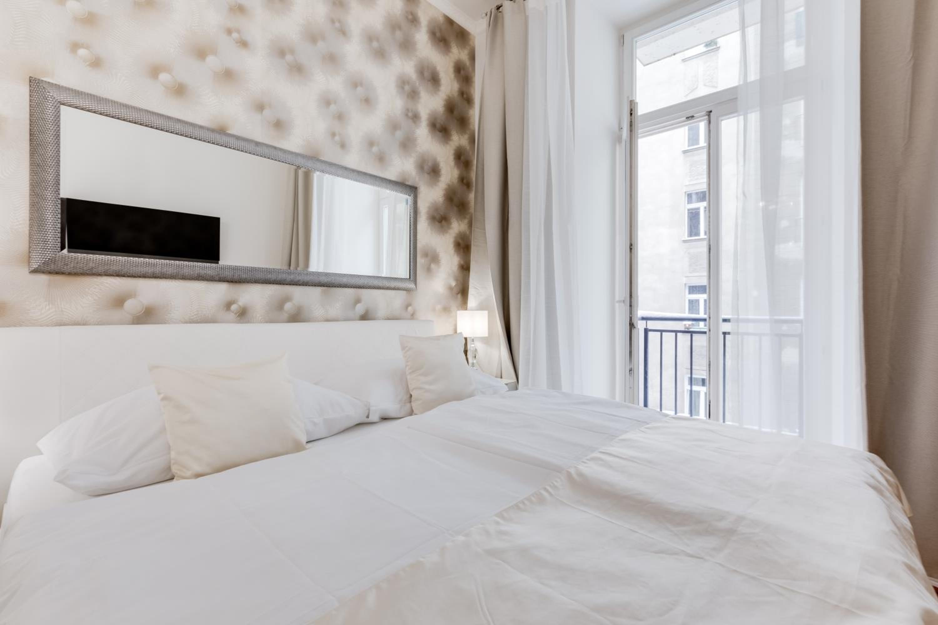 Luxury Riverside Apartments In The Center Of Prague