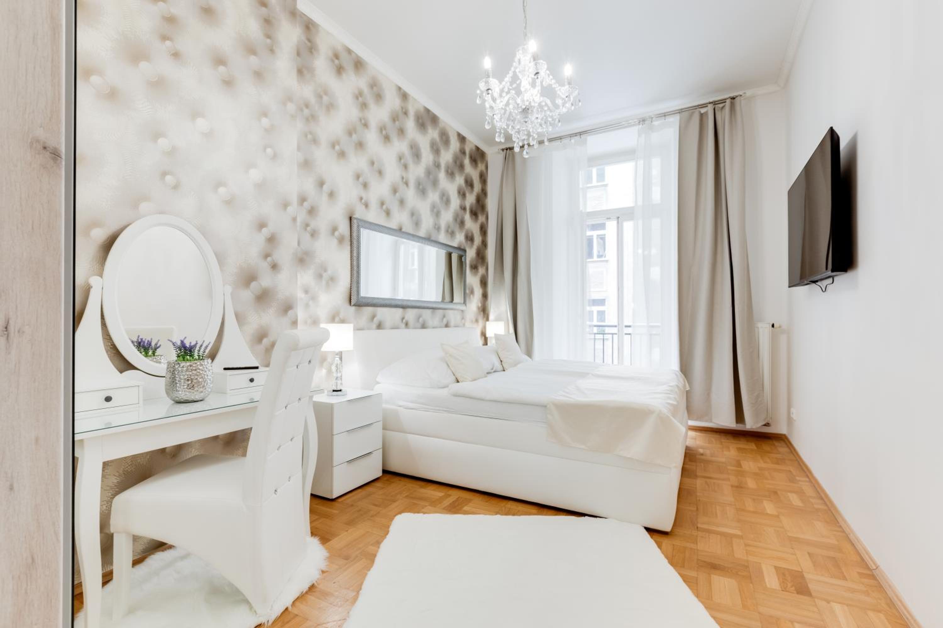 Luxury Riverside Apartments In The Center Of Prague