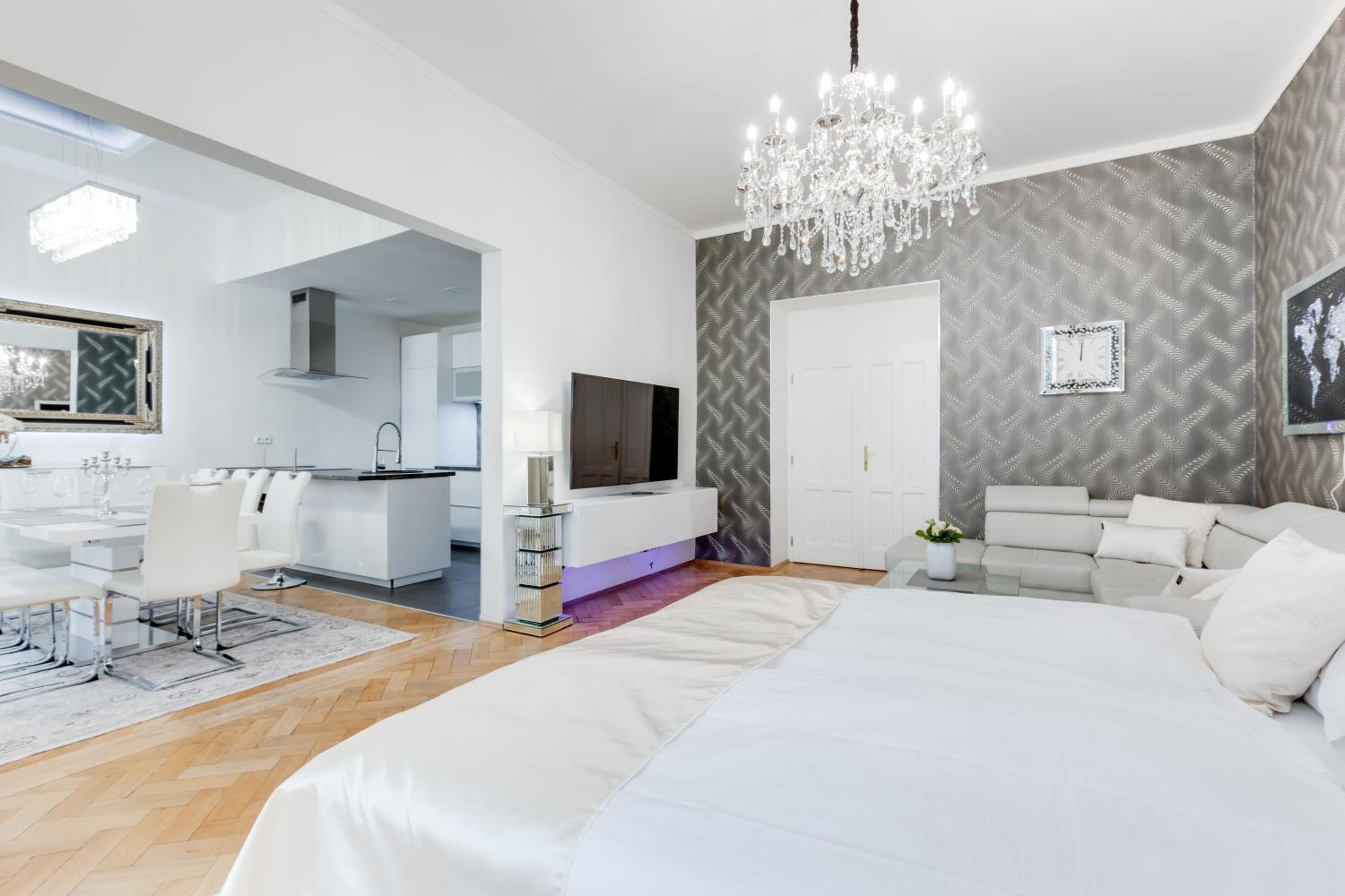 Luxury Riverside Apartments In The Center Of Prague