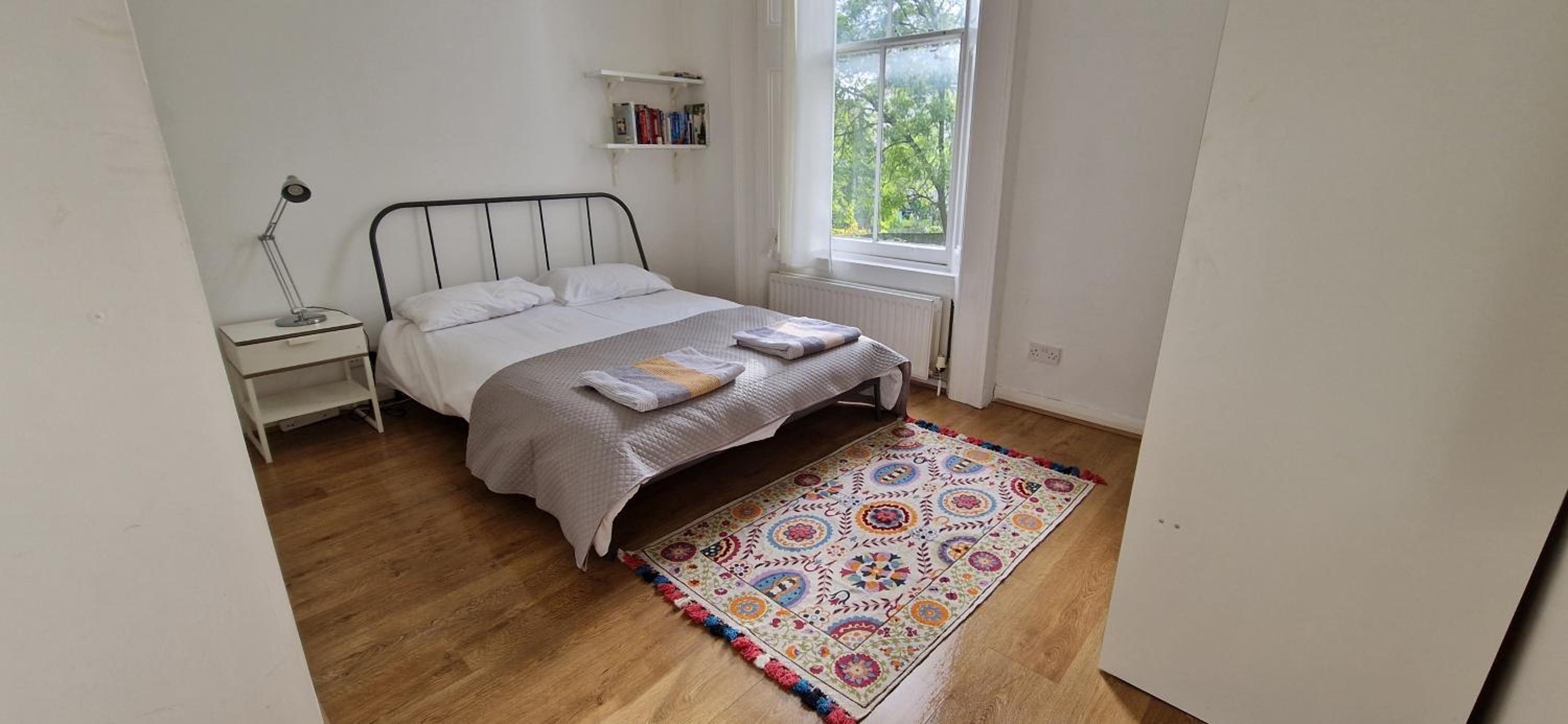 Primrose Hill - Charming, Cosy, 2 Double Bedrooms Apartment