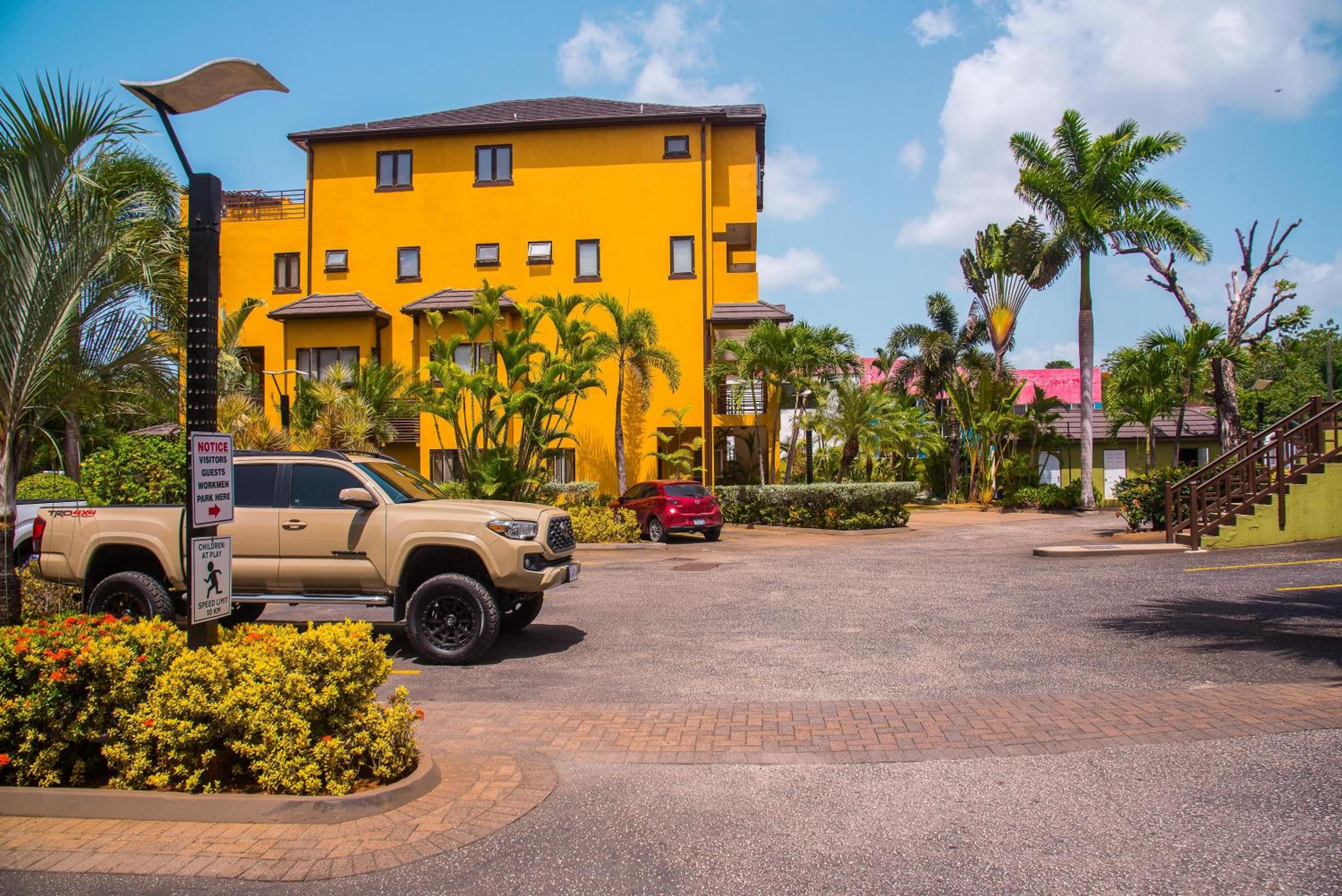 MARIBELLA@CRYSTAL COVE OCHO RIOS view 3