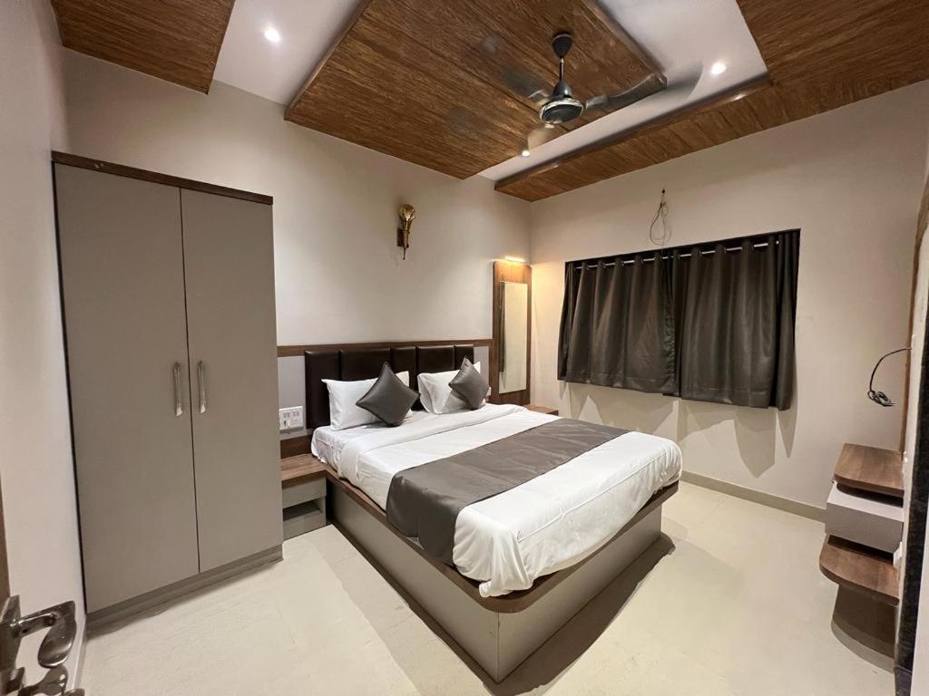 WoodRose Villa
