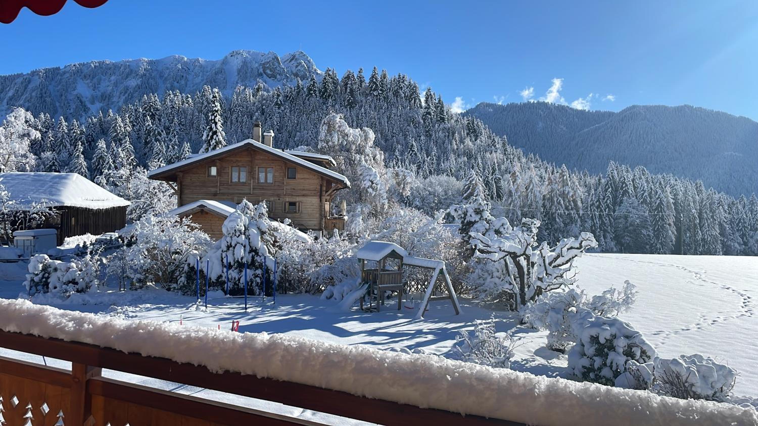 Studio dans un chalet avec jardin privatif