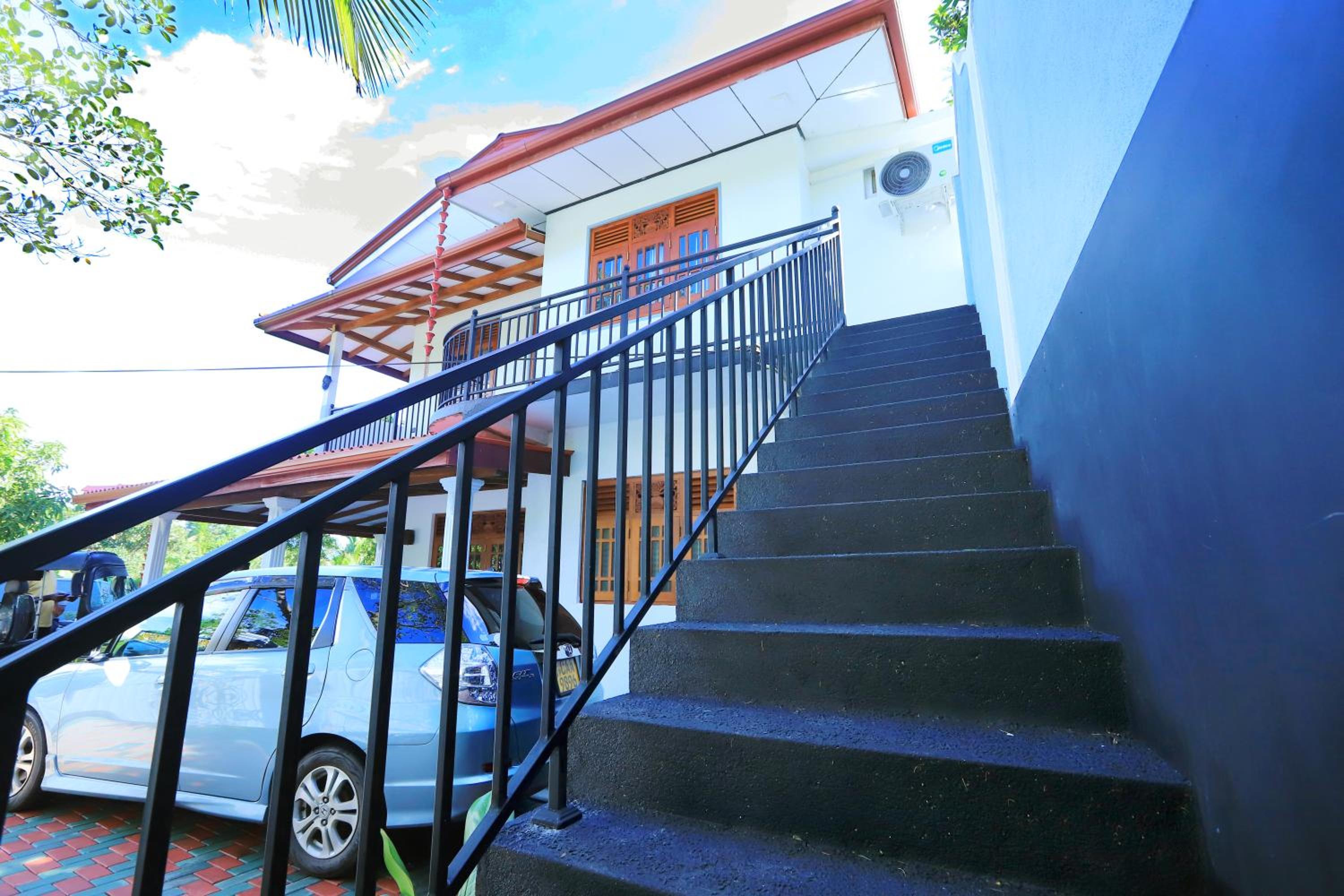 Dinsara Pearl Villa
