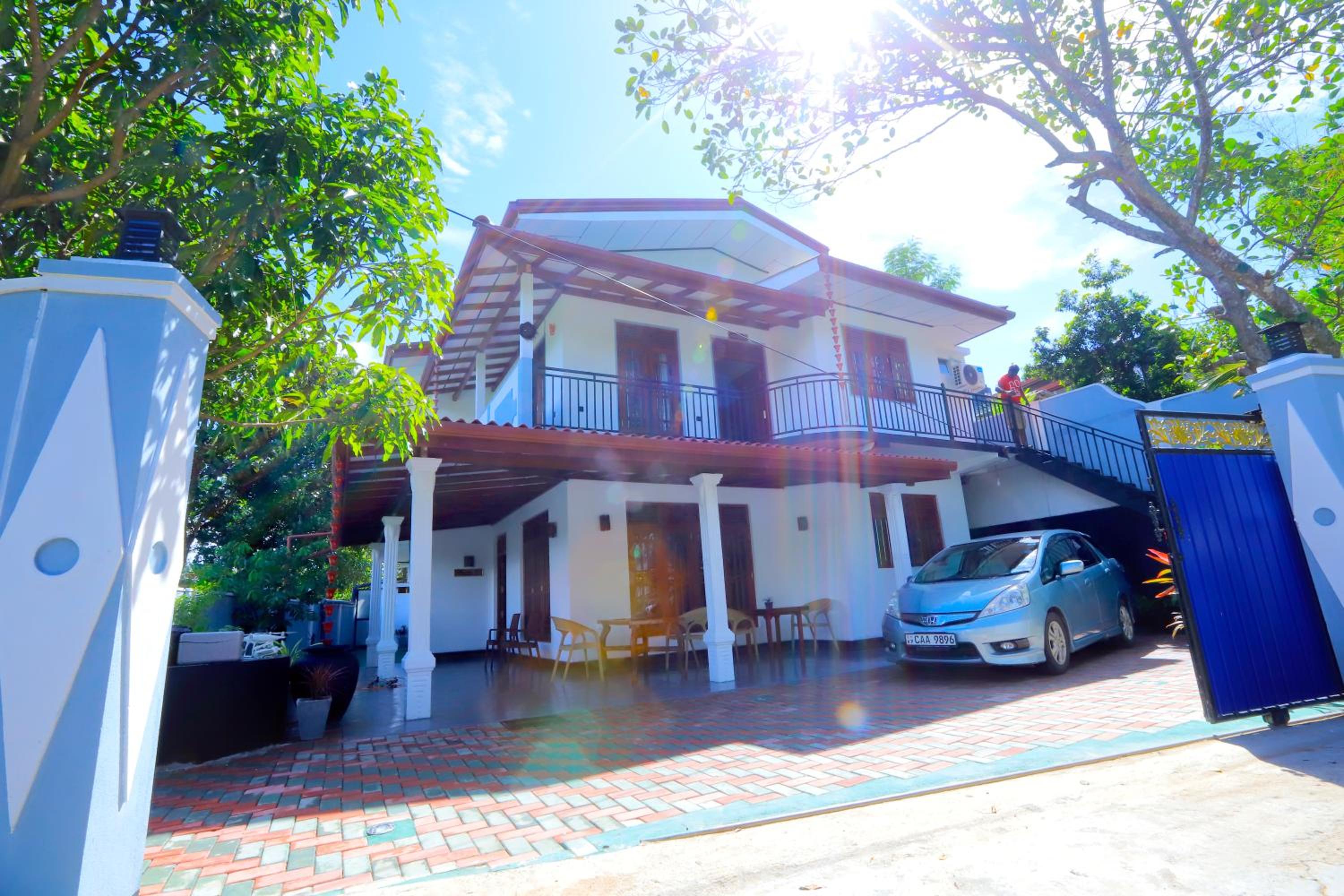 Dinsara Pearl Villa