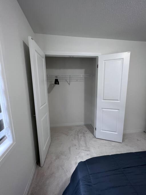Brand New 4 bedroom Villa by Hamilton Airport!