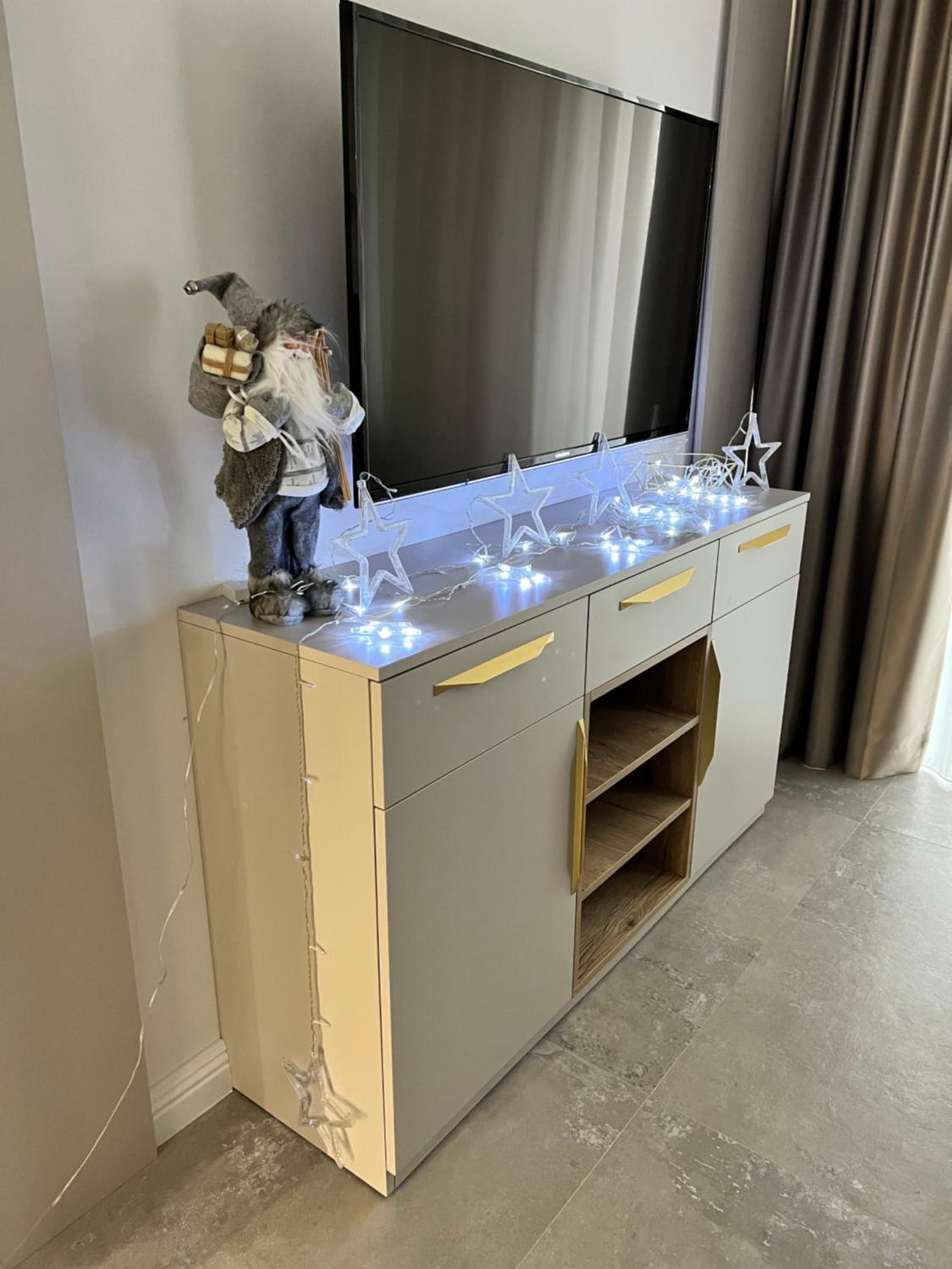 President Lux Apartment