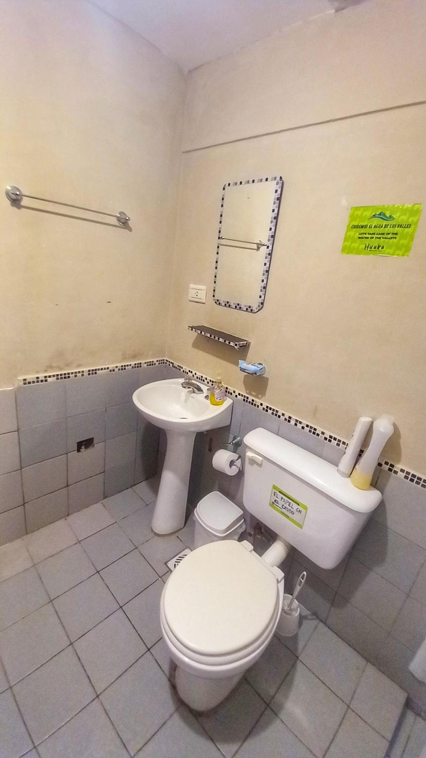 Huaka Hostel and Guest house