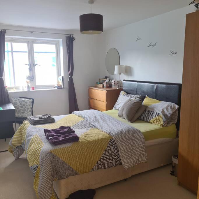 Superhost 1 bedroom flat 15 mins to center,zone 2