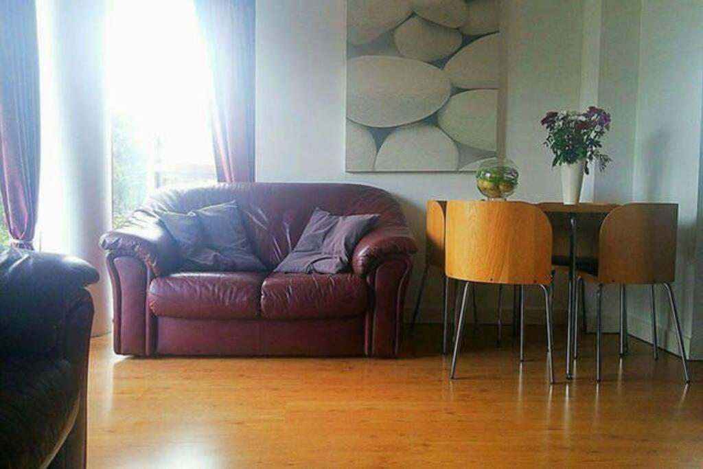 Superhost 1 bedroom flat 15 mins to center,zone 2