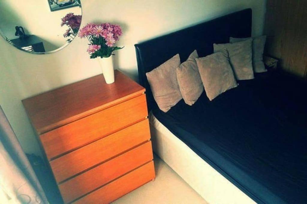 Superhost 1 bedroom flat 15 mins to center,zone 2