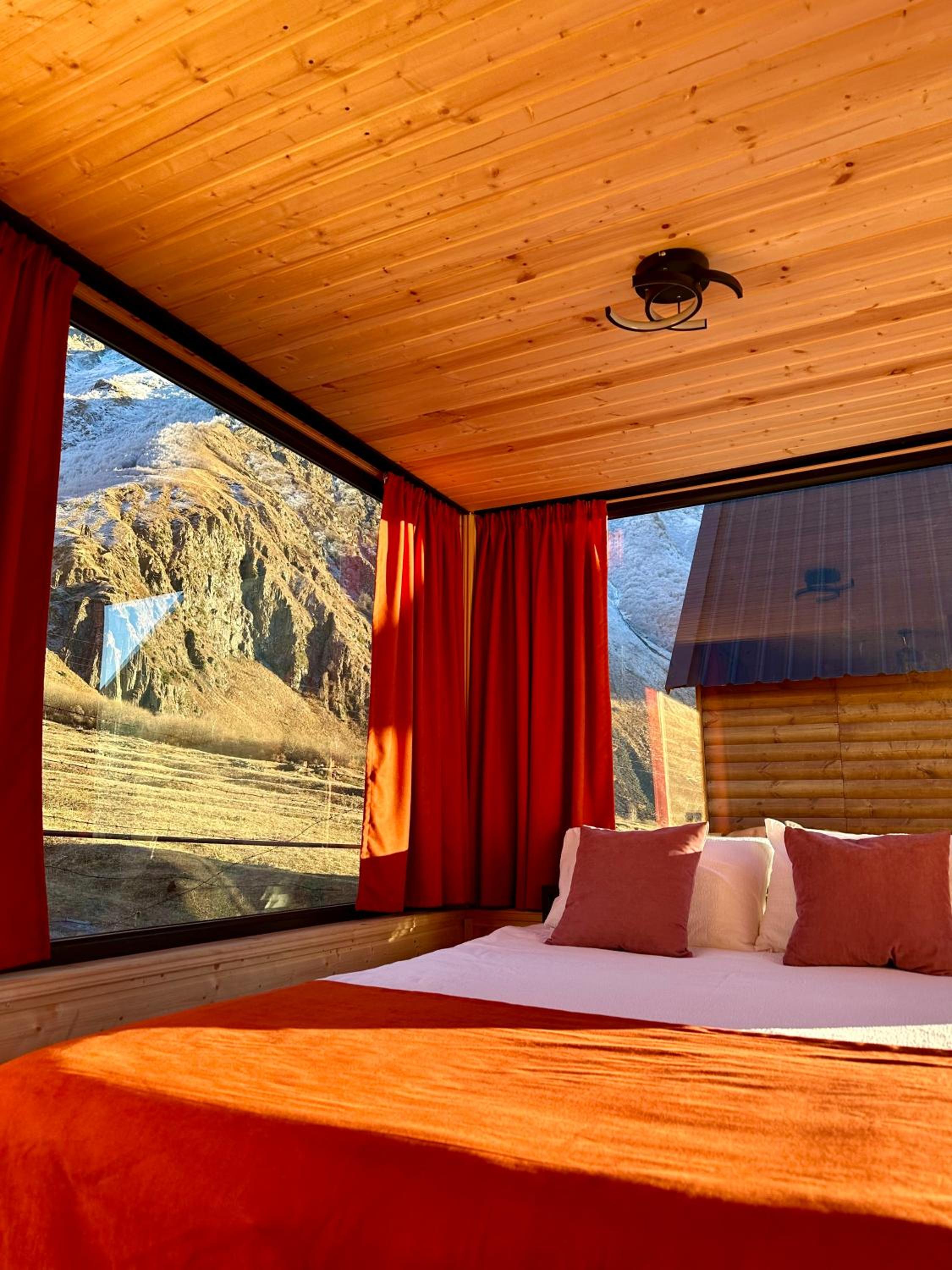 Kazbegi Inn Cottages