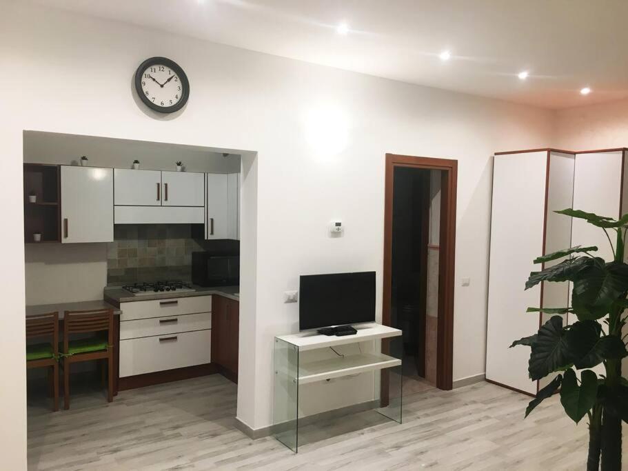 CASA CLAUDY en Vimodrone — hotel room
