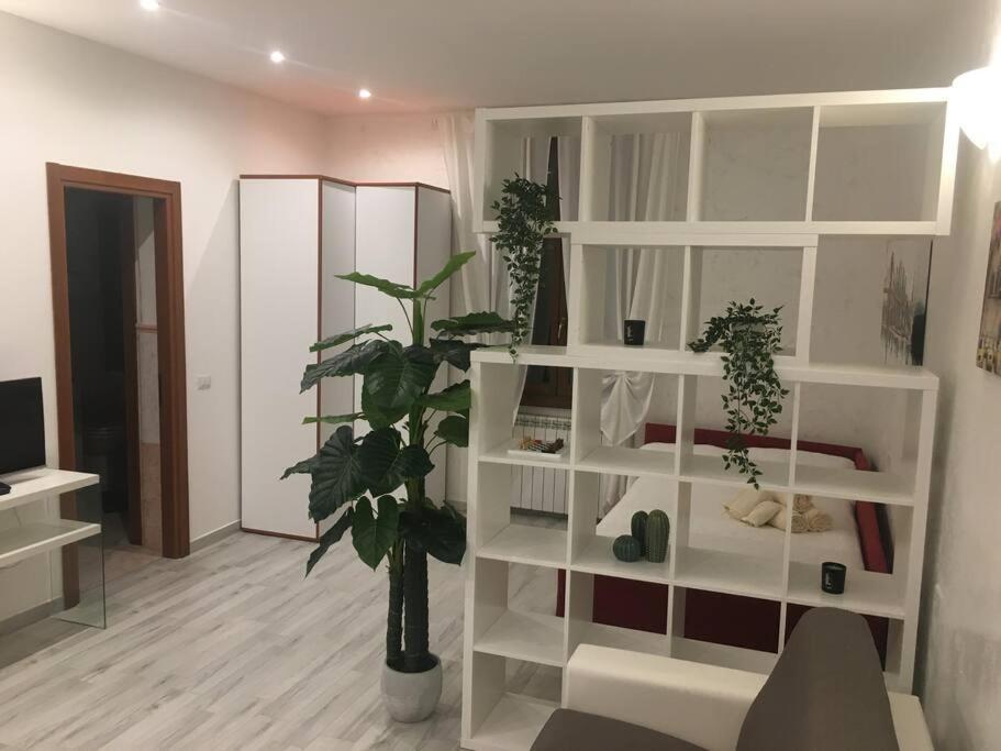 CASA CLAUDY en Vimodrone — hotel room
