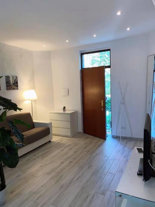 CASA CLAUDY en Vimodrone — hotel room