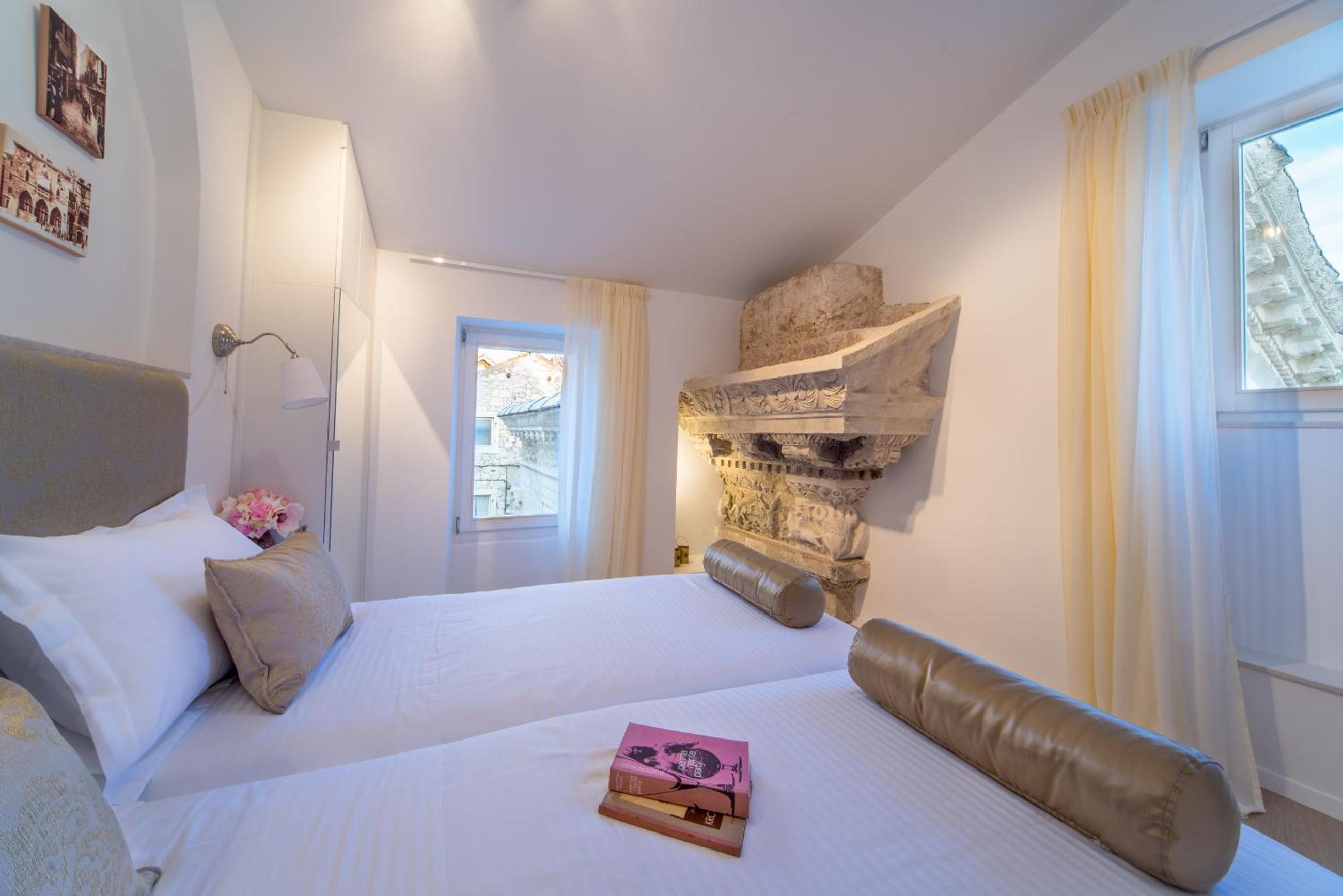 Apartment Roman Heritage view 3